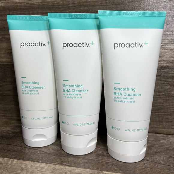 Proactiv Smoothing BHA Cleanser Set of 3 - Picture 1 of 9